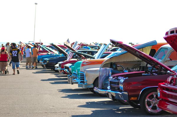 What's the Secret to Pulling Off Bold Print Mixing in Your UK Fashion Ensemble?